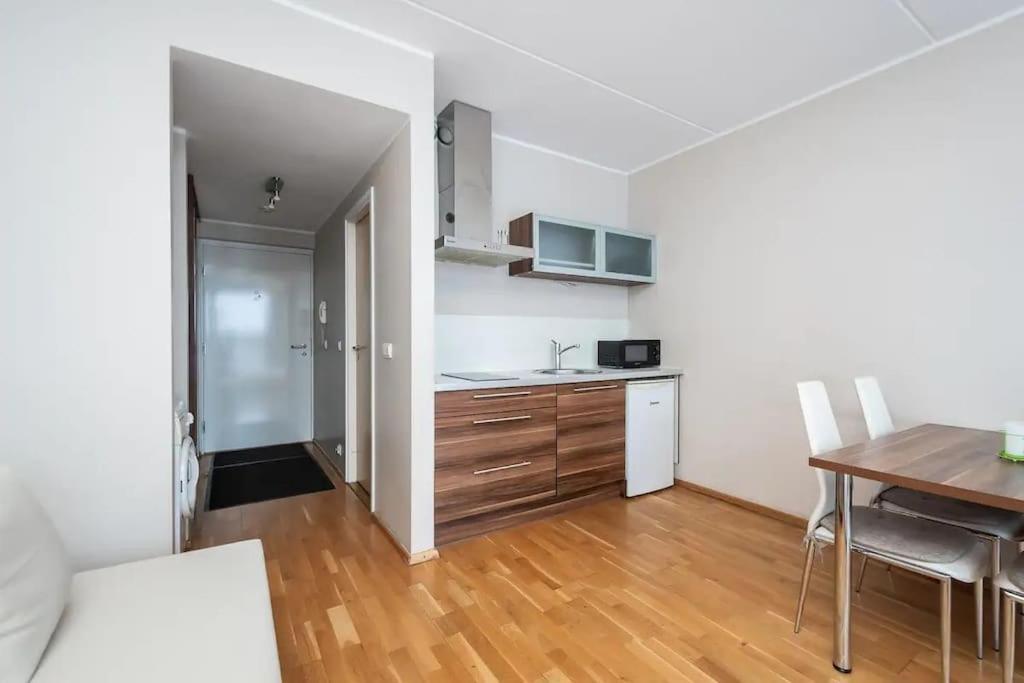 Huoneisto Charming 1 Bedroom In The Heart Of Tallinna