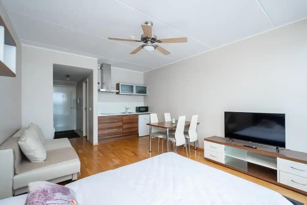 Charming 1 Bedroom In The Heart Of * Tallinna